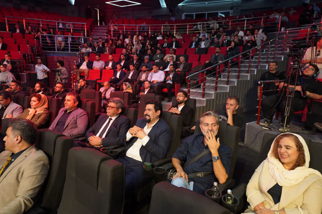 حضور شرکت شیرین شهد طبرستان با برند فردیسان در پنجمین دوره آیین تجلیل از مجموعه یکصد رستوران برتر کشور عکس 2